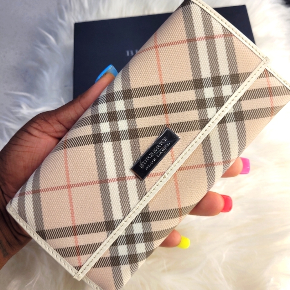 🤎▪️Burberry ▪️London Blue Label long Wallet ( NO BOX)